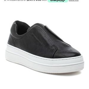 COPY - BLACK LEATHER PLATFORM J SLIDES SLIP-ONS HEIDI 7.5 WOMENS SHOES